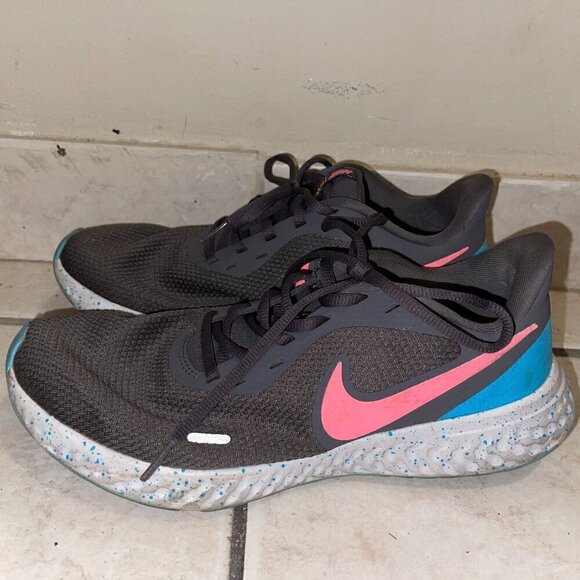 Nike Women's Revolution 5 Running Shoe, Thunder Grey/Digital Pink, Size 10 - Picture 2 of 6